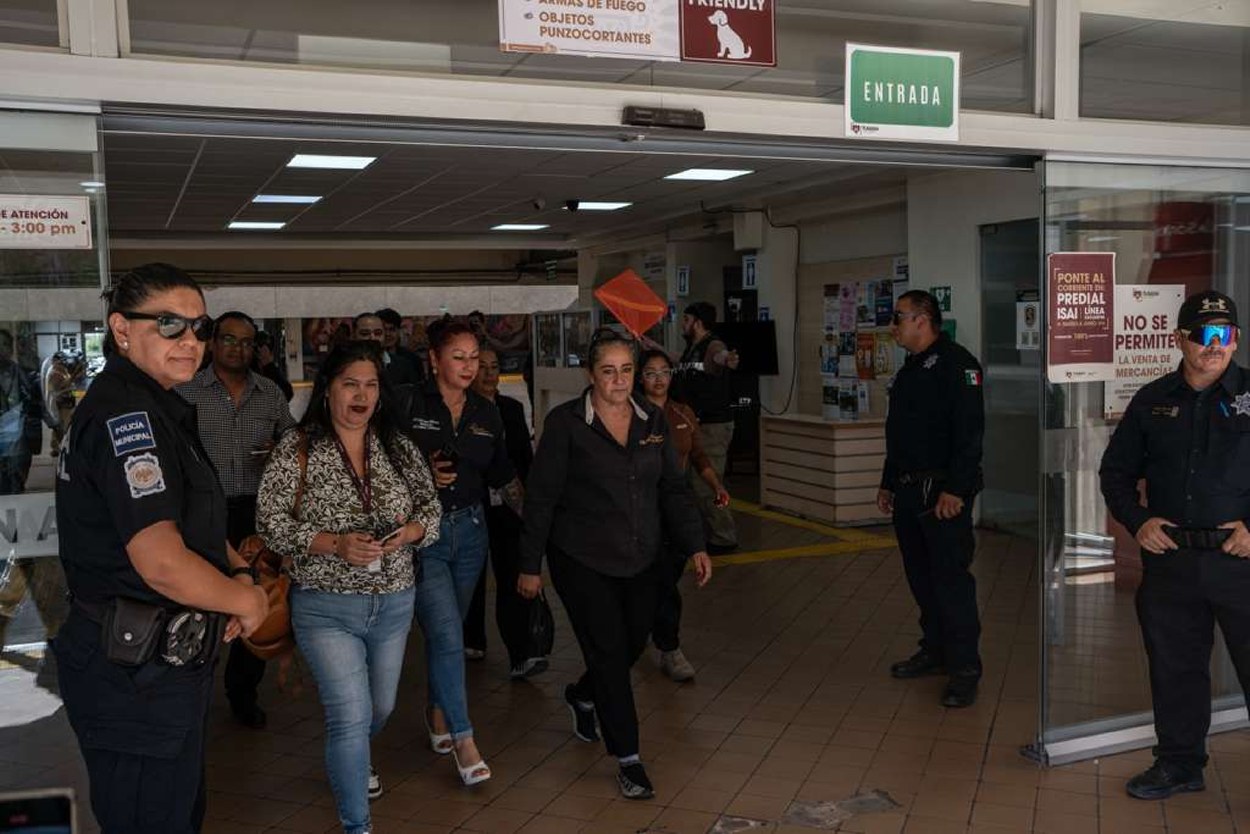 Evacuan Palacio Municipal de Tijuana en dos minutos por el Segundo Simulacro Nacional 2026