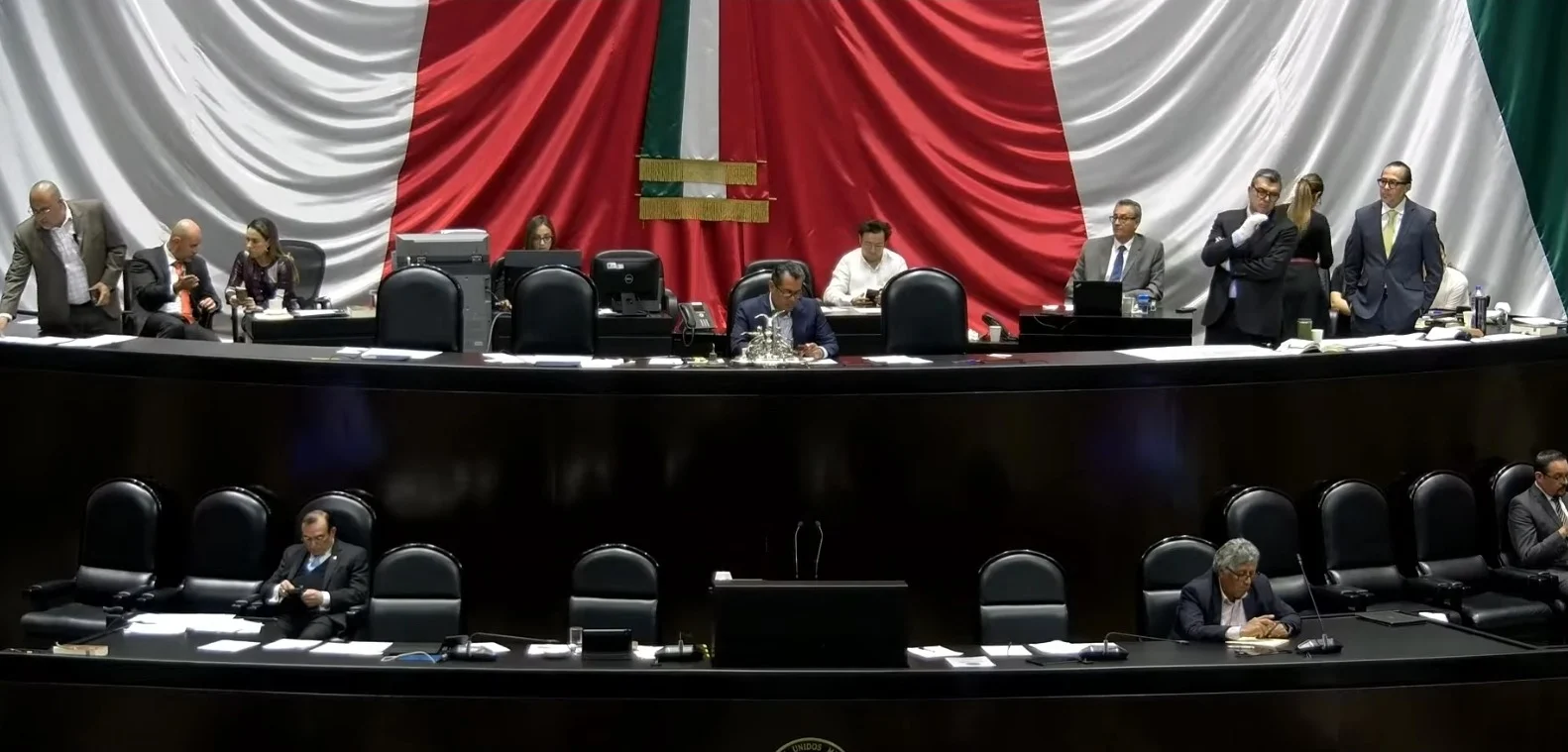 Diputados aprueban reforma que prohíbe la doble nacionalidad a candidatos a la Presidencia y gubernaturas
