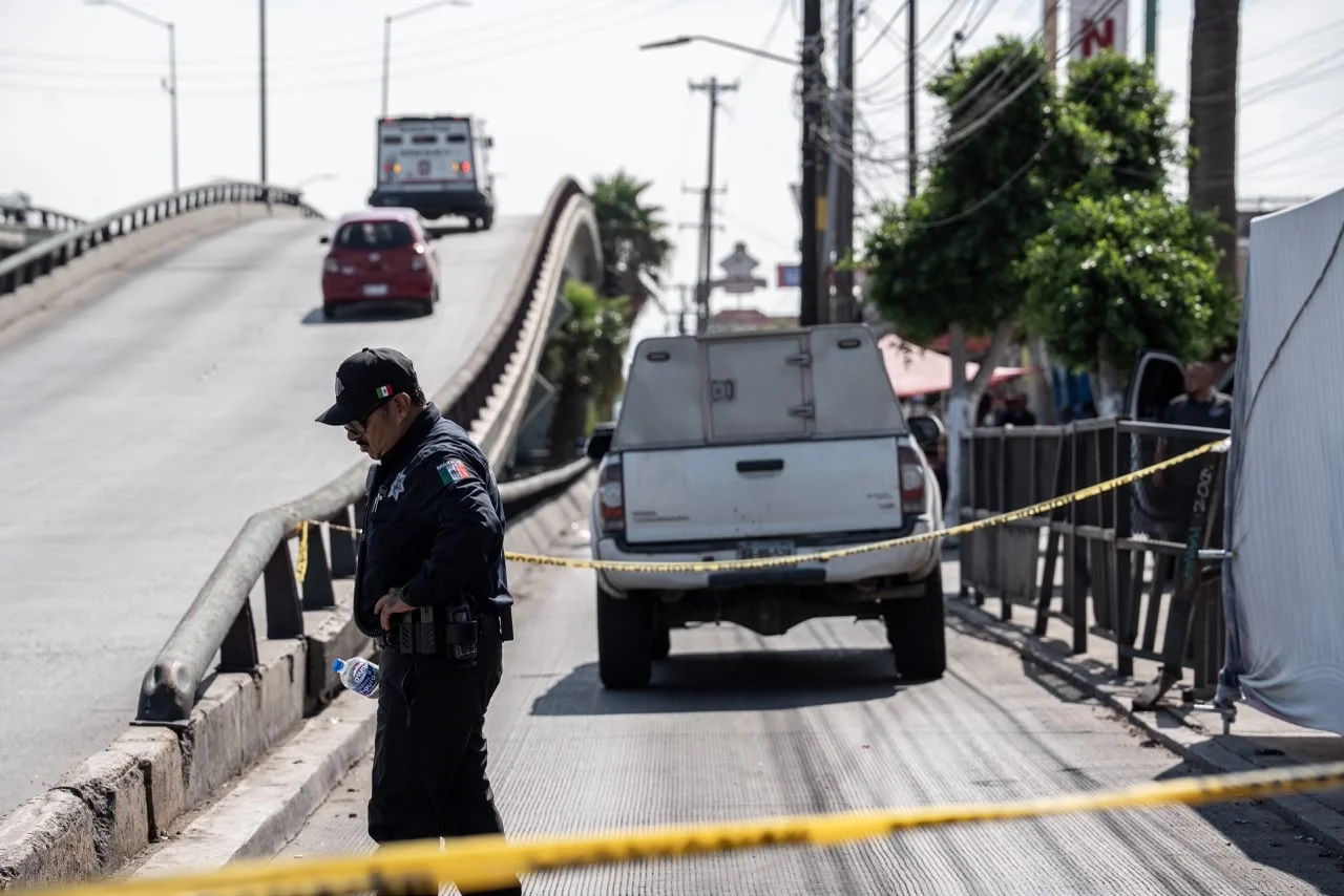 Asesinan a balazos a un hombre en concurrido crucero de la 5 y 10