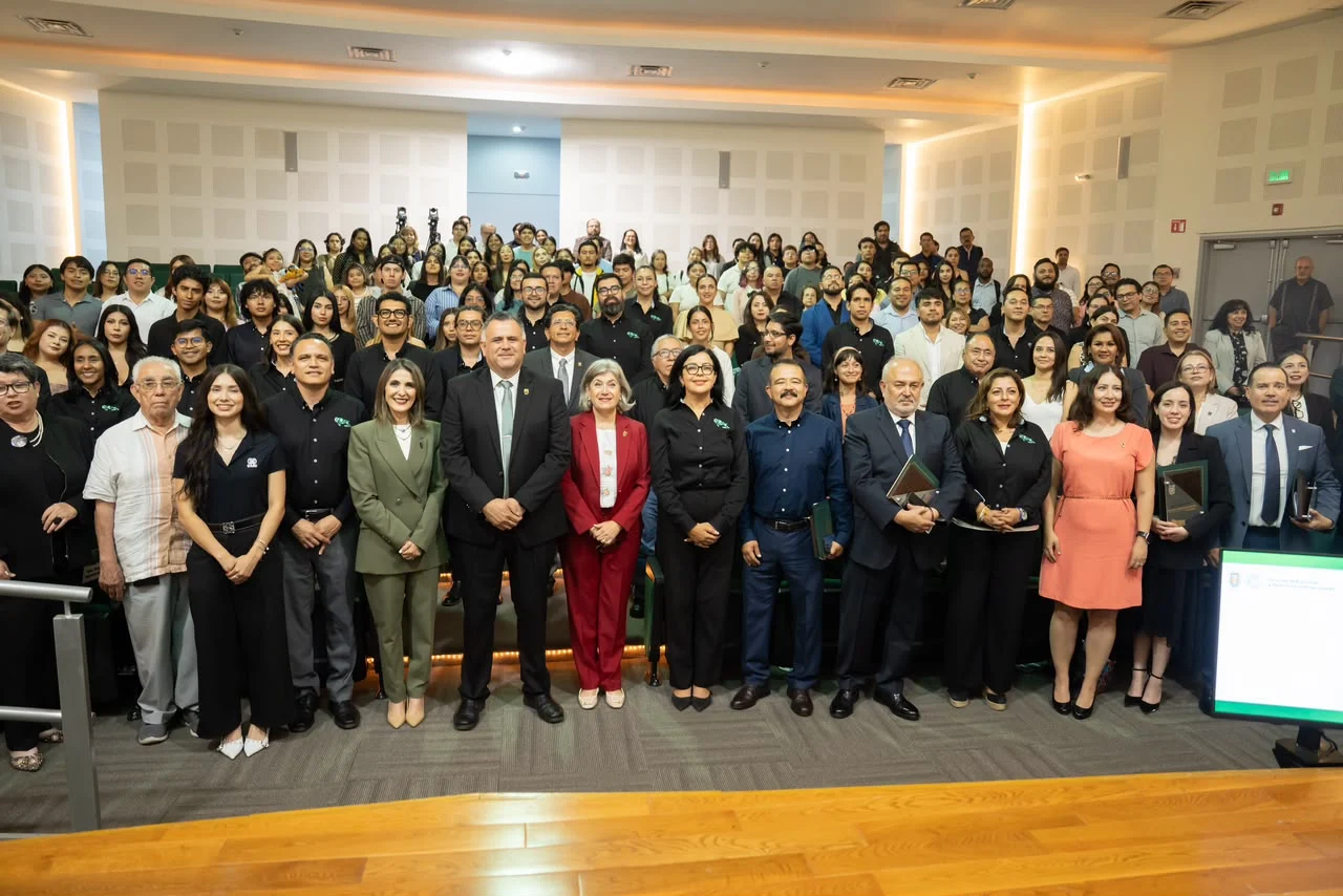 FEyRI de UABC Tijuana celebra 65 años con homenaje a trayectoria de egresados
