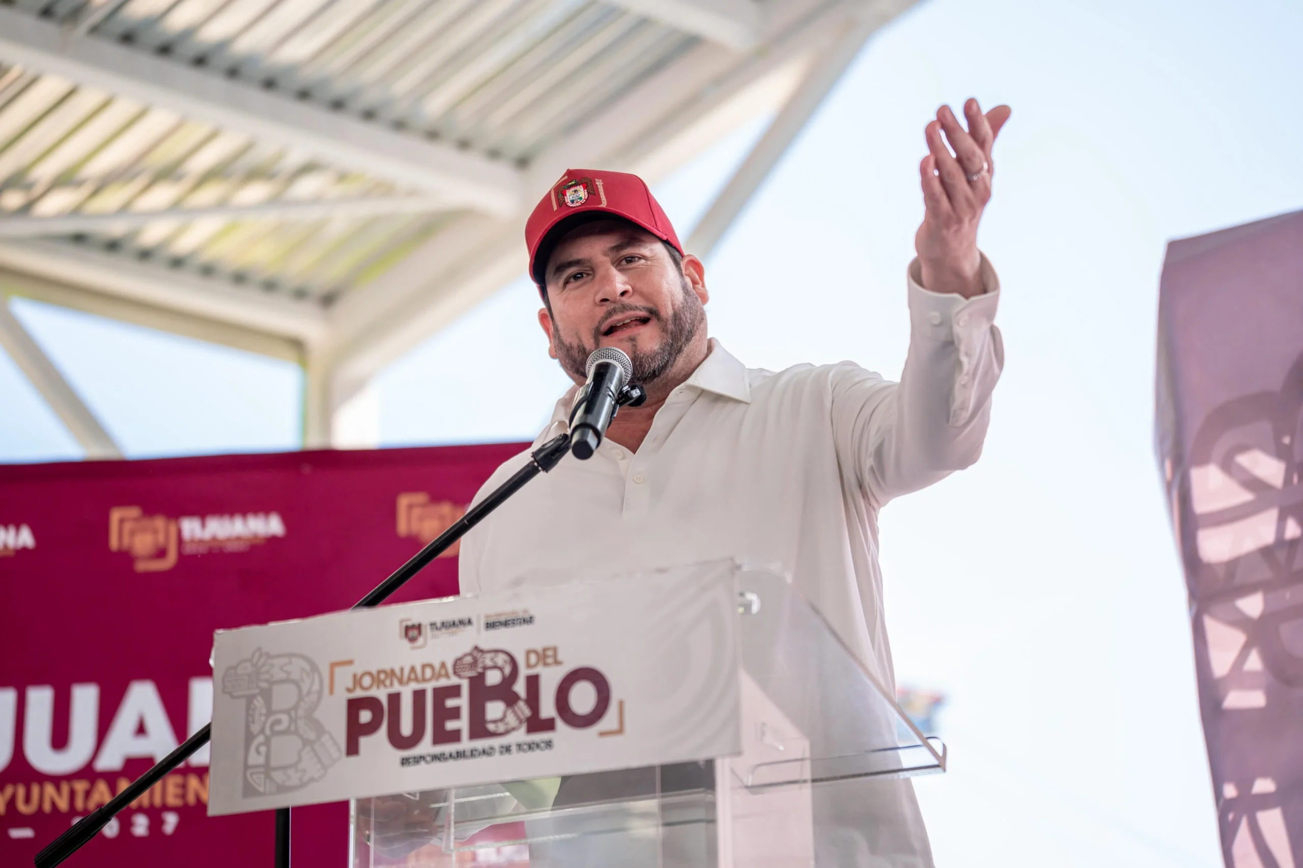 Ismael Burgueño destaca apoyos sociales, despensas y vivienda en Tijuana