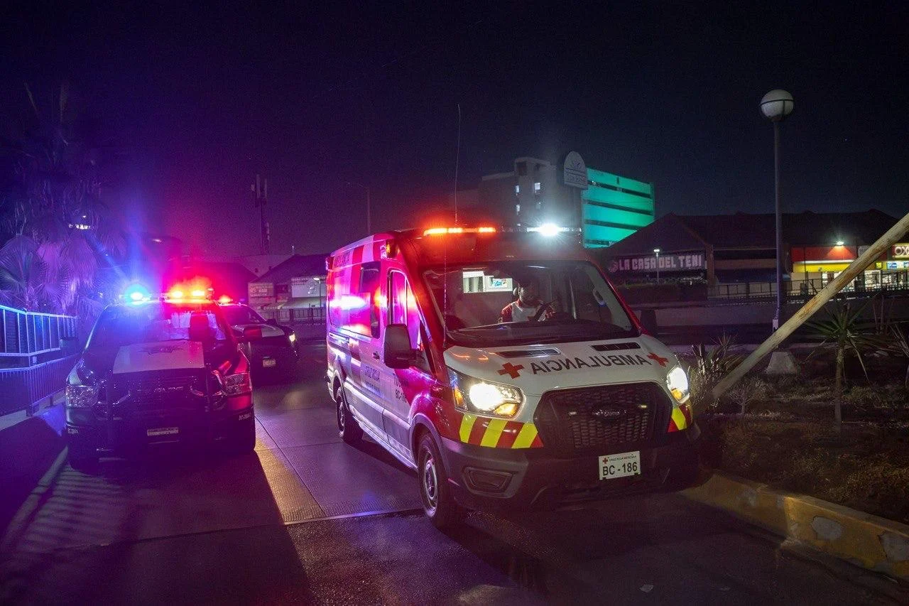 Atacan con arma blanca a hombre en estacionamiento del Swap Meet de la 5 y 10