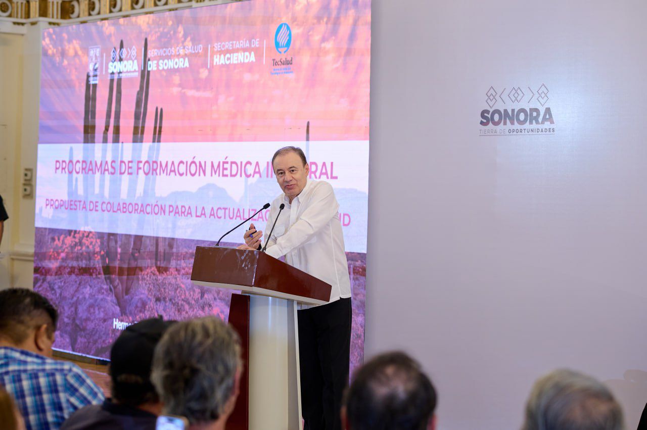 Gobernador Durazo impulsa capacitación a médicos con mil becas para fortalecer atención a la salud