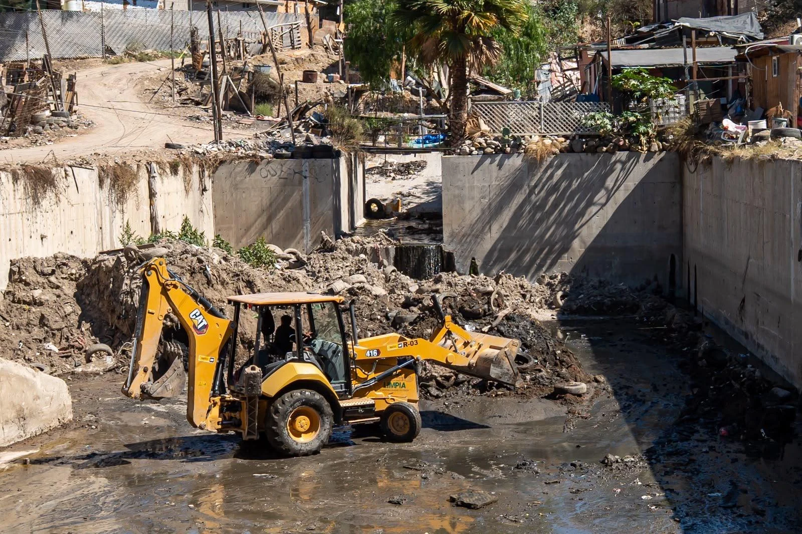 Limpian 32 tanques desarenadores en Tijuana para prevenir inundaciones por lluvias