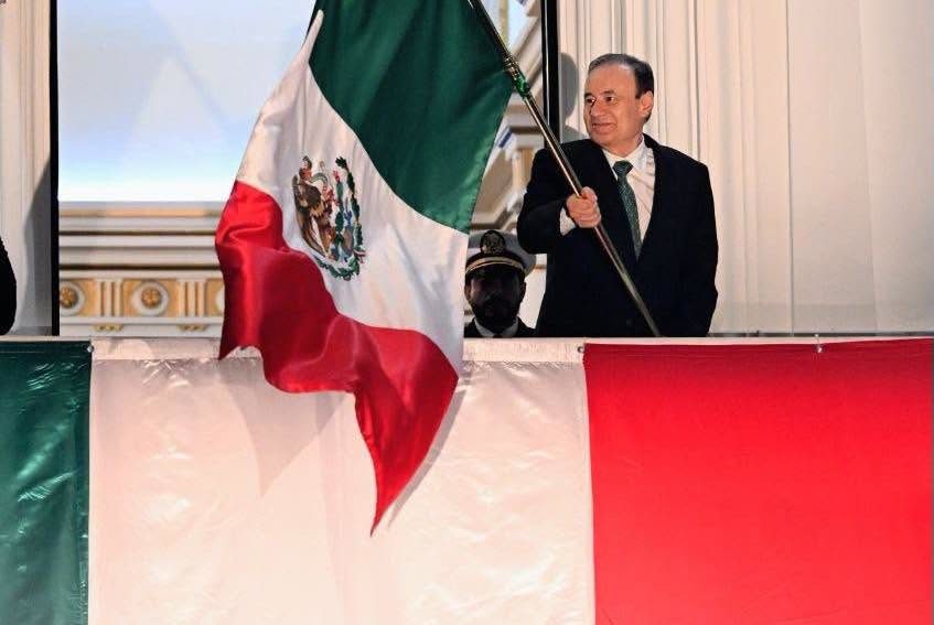 Con drones y plaza llena, conmemoran el 216 aniversario de la Independencia en Hermosillo