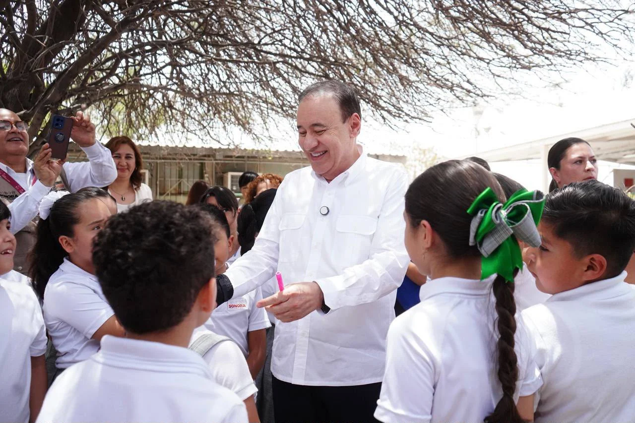 Sonora regulará uso de celulares en escuelas a partir del 3 de noviembre: así aplicará la medida nacional