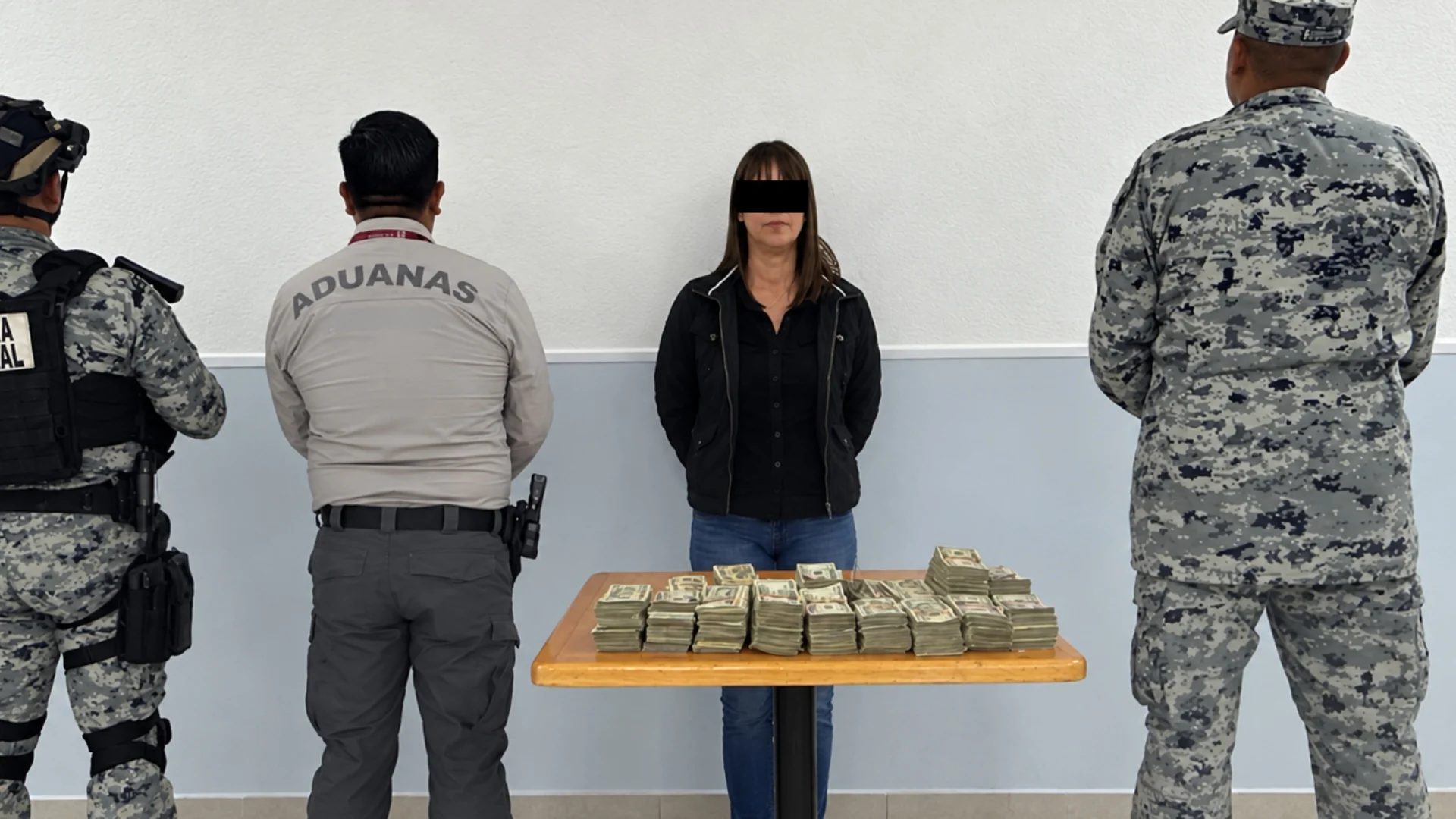 Aseguran más de 176 mil dólares en inspección aduanera
