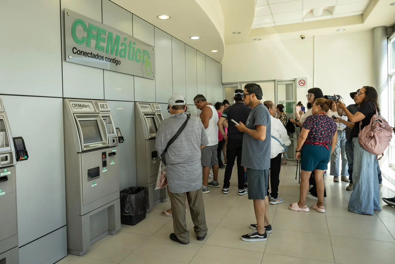 Vecinos de Mariano Matamoros amagan con tomar instalaciones de CFE tras cinco días sin luz en Tijuana