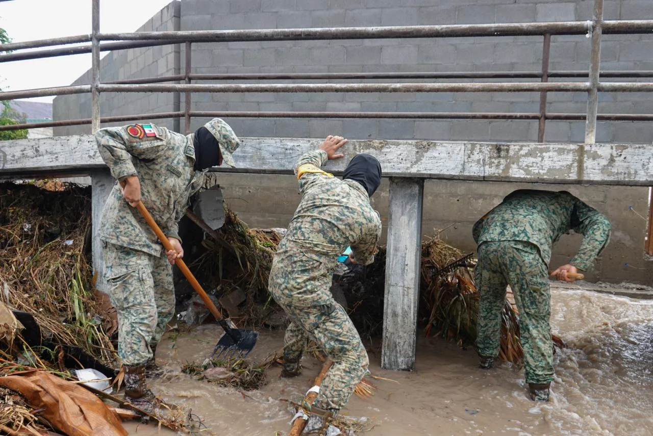 Lluvias de la tormenta Rachel desbordan canales en Tijuana; Ejército aplica Plan DN-III-E
