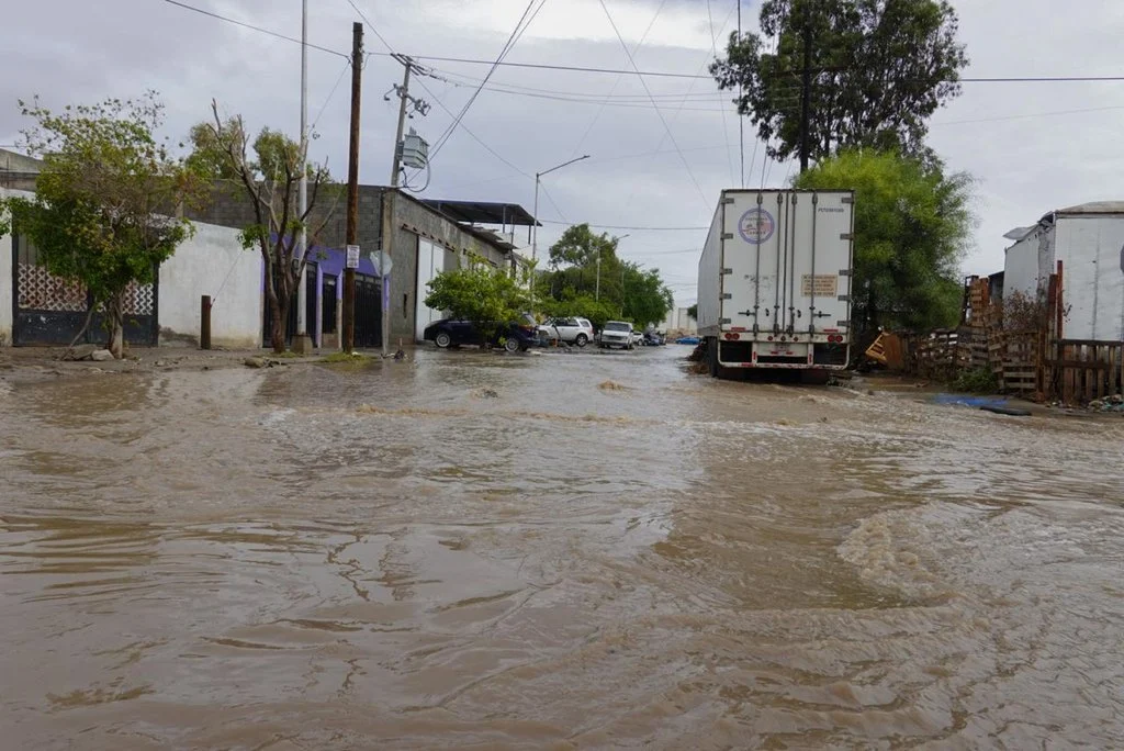 Lluvias de la tormenta Rachel desbordan canales en Tijuana; Ejército aplica Plan DN-III-E