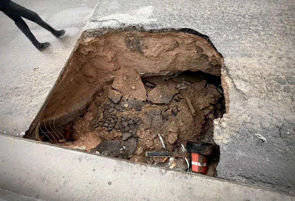 Cierran puente vehicular entre Francisco Villa y Terrazas del Valle tras formarse un socavón
