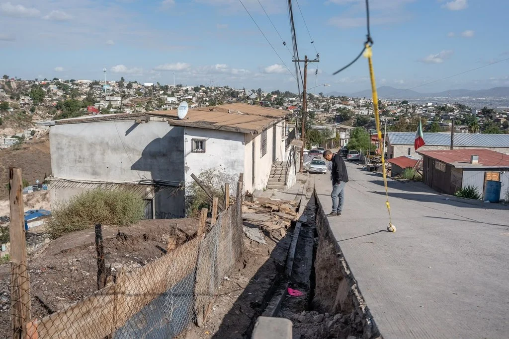 Deslizamiento en colonia 3 de Octubre de Tijuana pone en riesgo hasta 40 viviendas