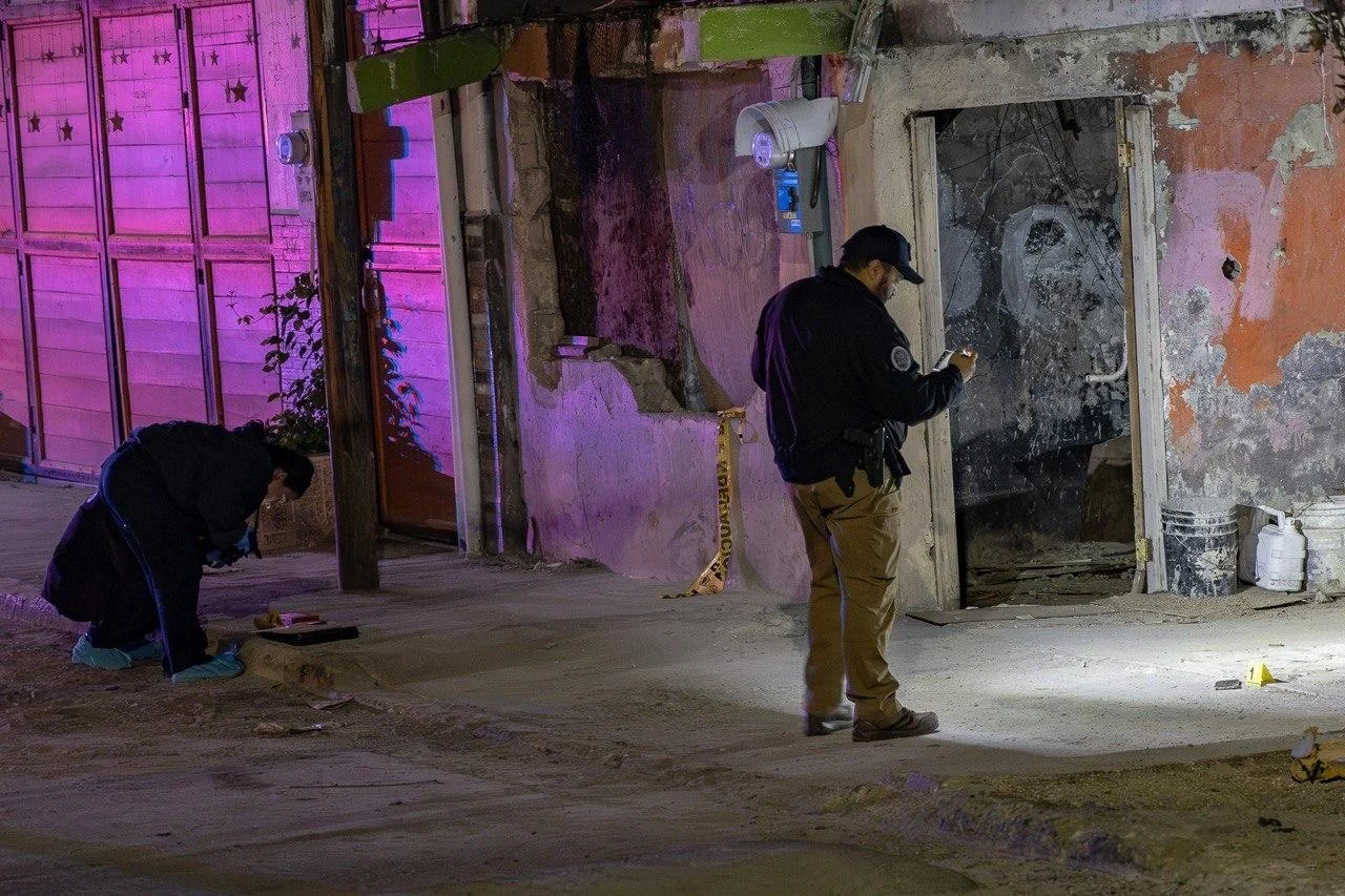Balean a hombre; indagan posible relación con agresión a policía