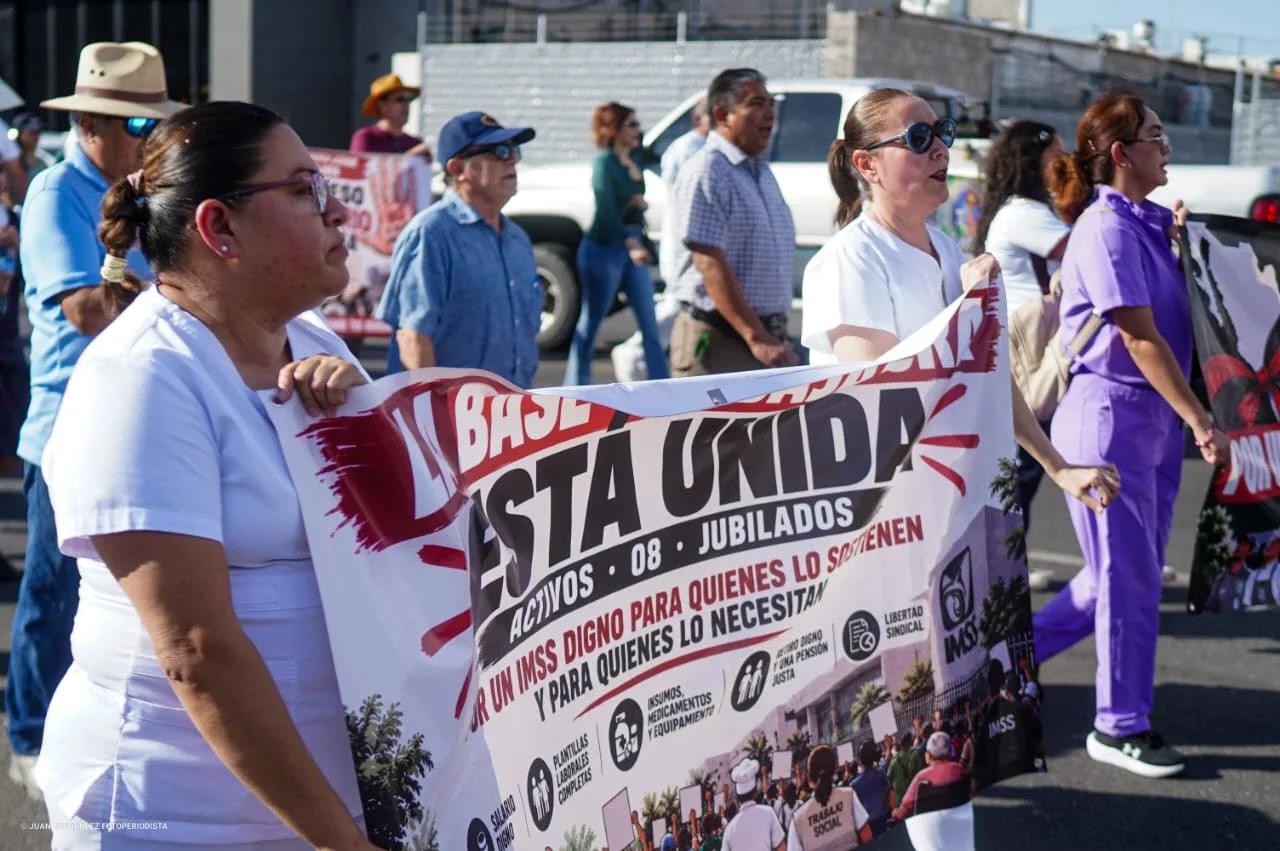 Trabajadores del IMSS protestan en Tijuana y Mexicali: exigen insumos, plazas y 10% de aumento salarial