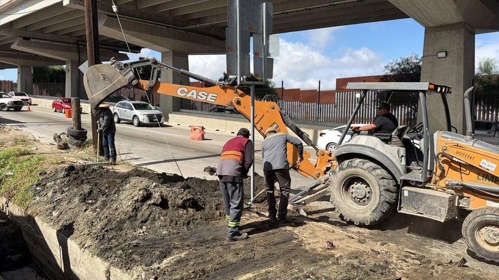 Refuerzan desazolve y limpieza pluvial en Tijuana ante pronóstico de chubascos