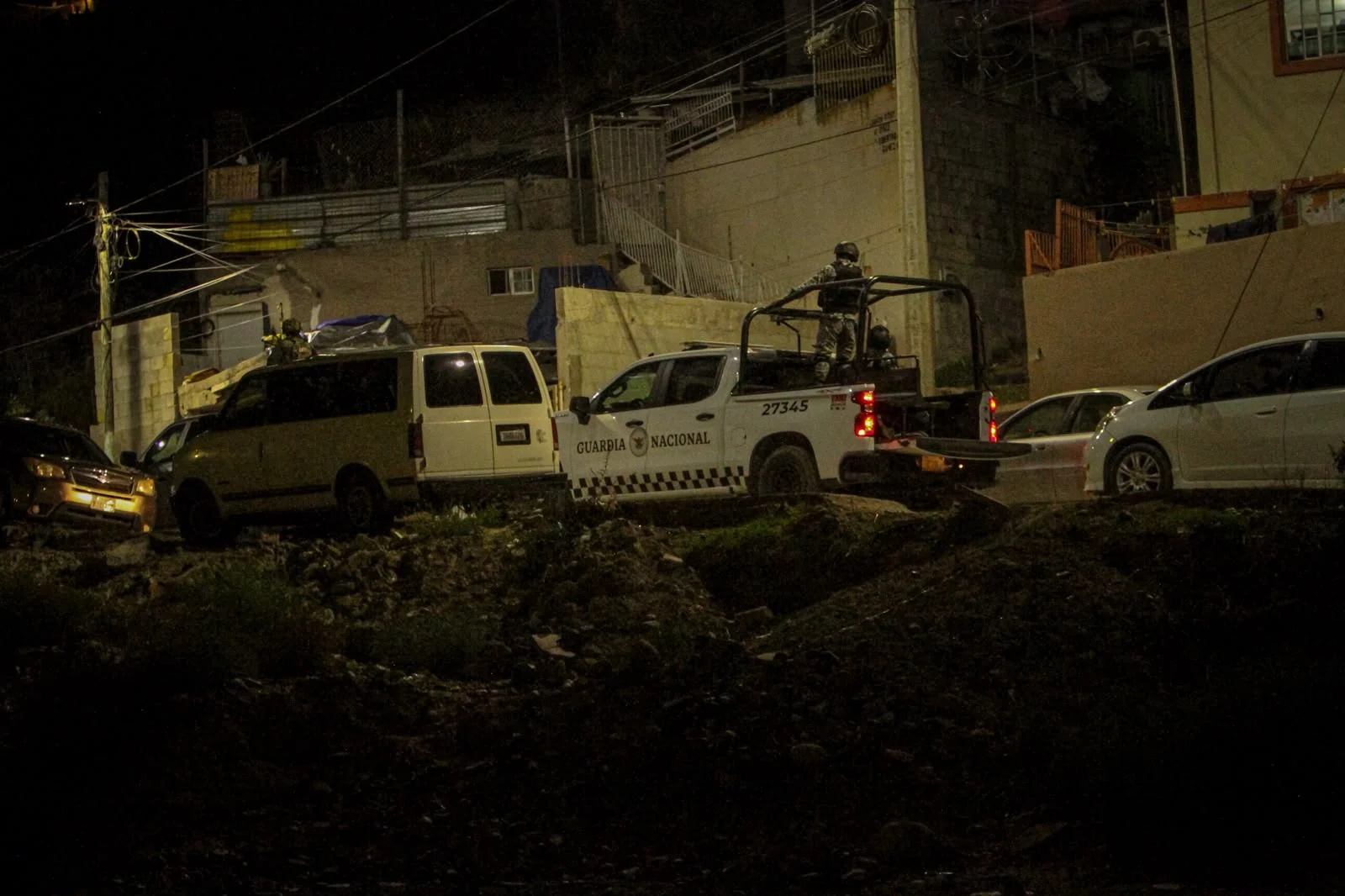 Asesinan a hombre a balazos junto al muro fronterizo