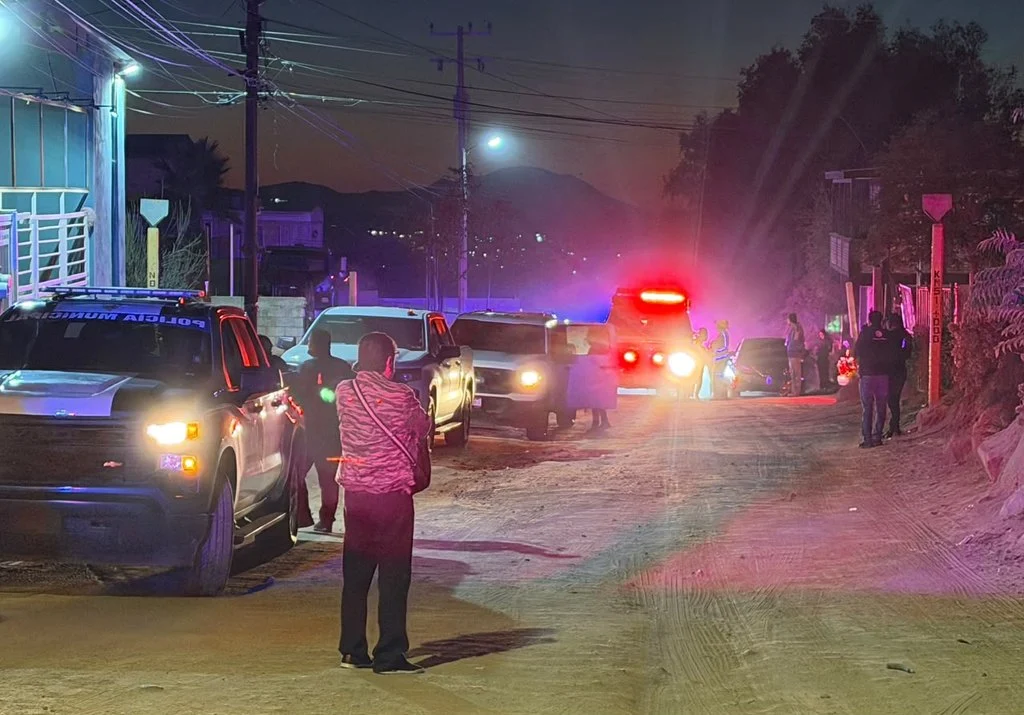 Ataque armado contra agentes estatales en Tecate deja una oficial sin vida y tres detenidos