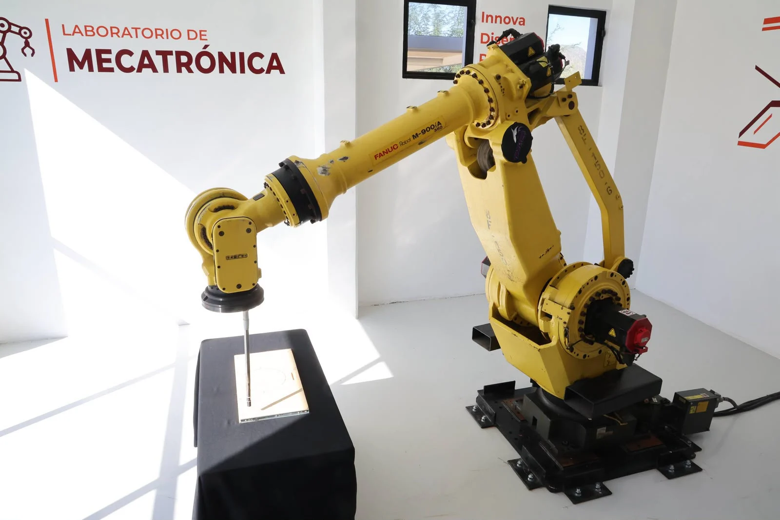 Durazo y Ford abren primer laboratorio industrial de mecatrónica en Cecyte Sonora