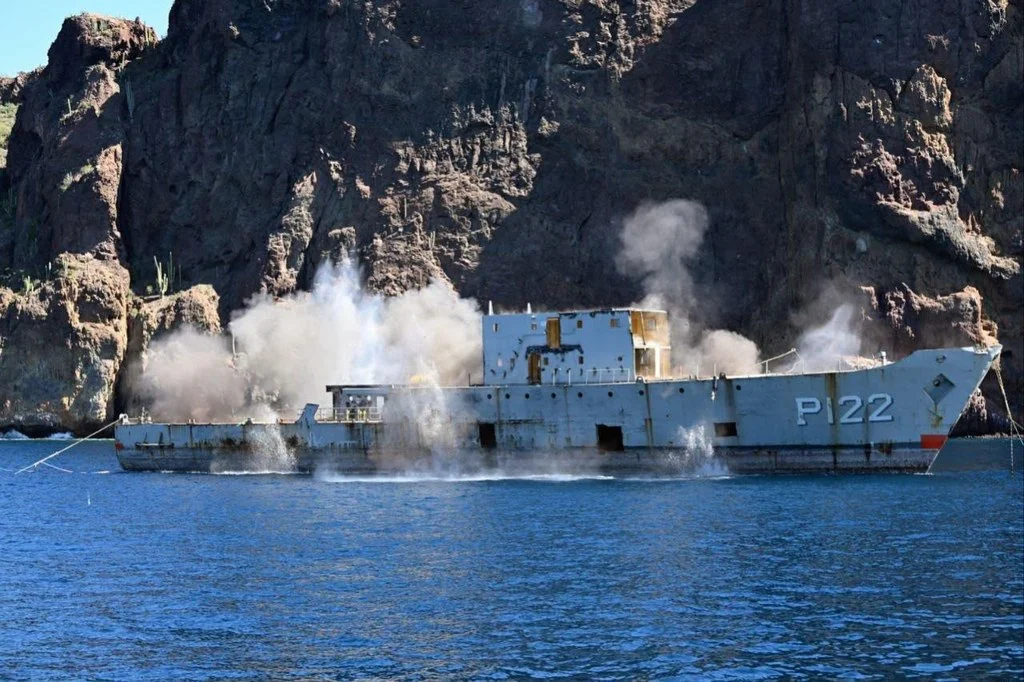 Sonora incorpora el ex buque Azueta al Sistema Arrecifal Artificial en San Carlos