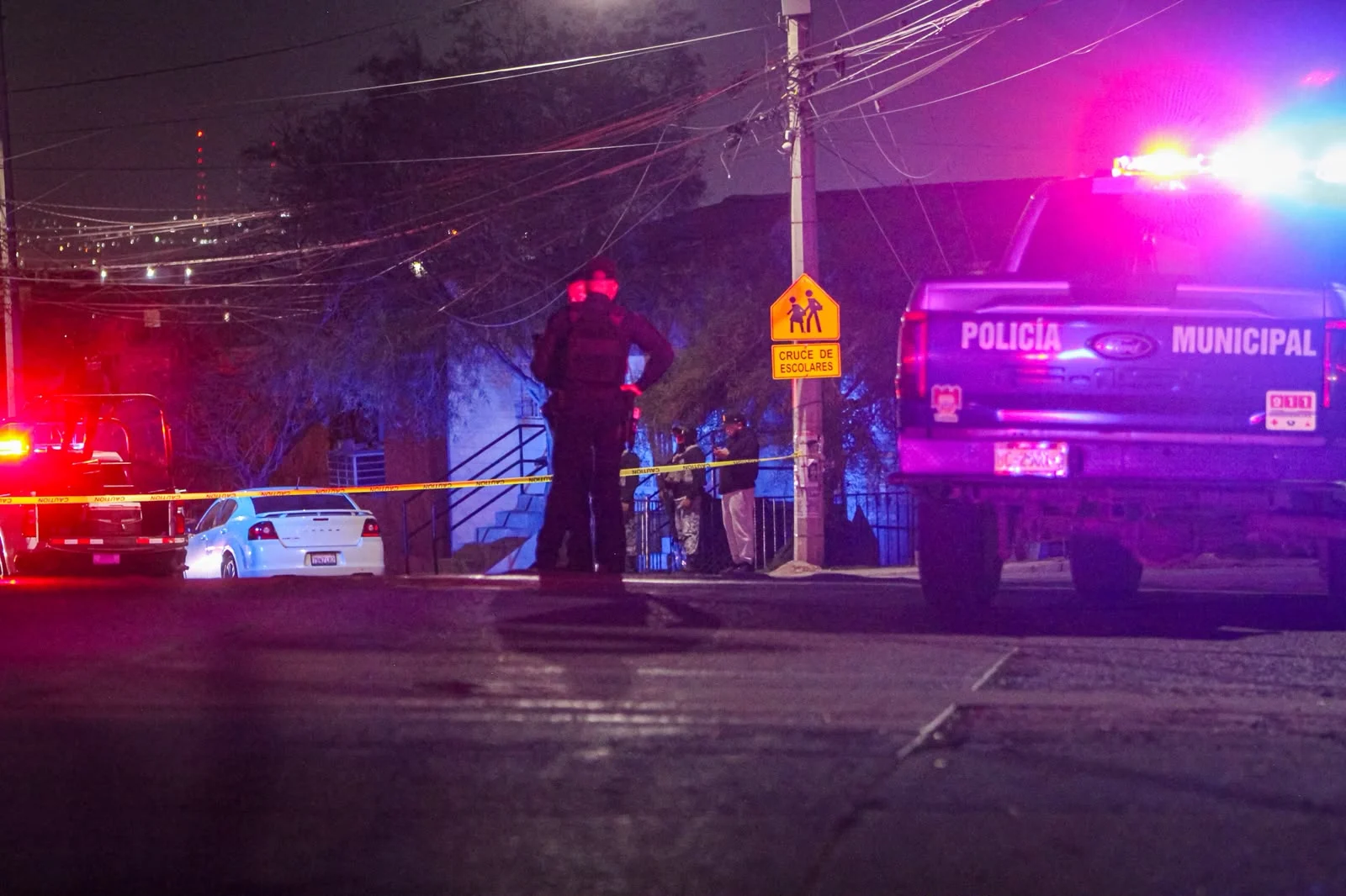 Ataque armado frente a primaria deja a un hombre herido de gravedad